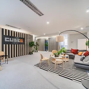 Cubes By Tegetthoff Viena