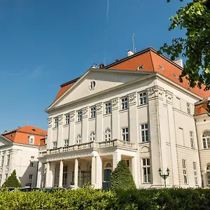 Austria Trend Schloss Wilhelminenberg Viyana