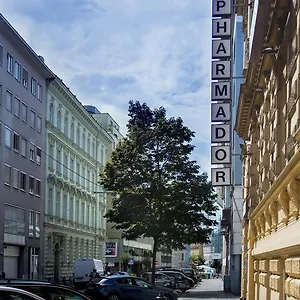 3* Panzió Pharmador